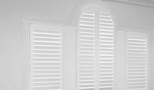 new_blinds_and_Plantation_shutters_window_living_room_shutters_04 copy